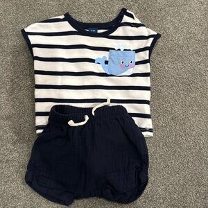 Old navy 3-6 month set